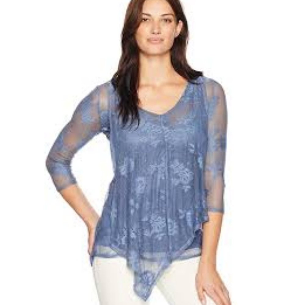Sky's The Limit Lace Asymmetrical Top Small